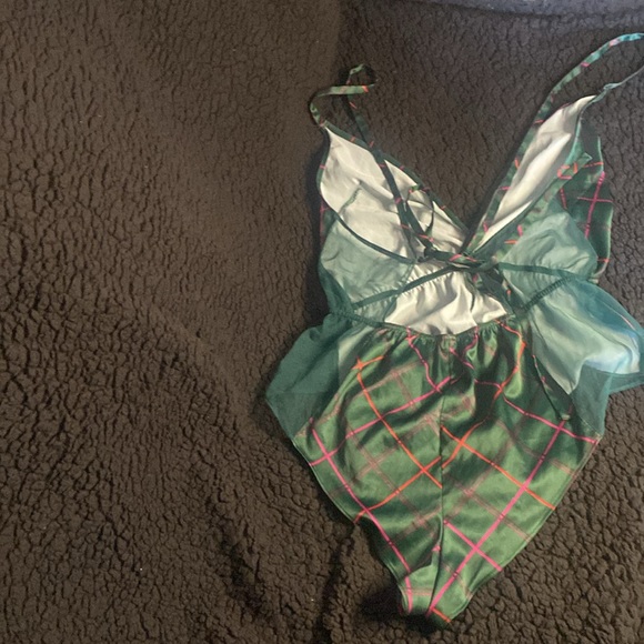 Dainty an sexy intimate wear! Tue in back with back open/see through! - Picture 4 of 8